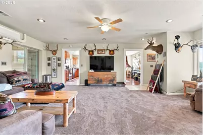 9700 Roberts Creek Rd, Roseburg, OR 97470 - Photo 14