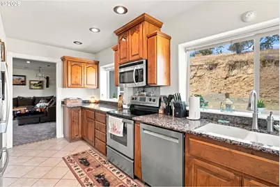 9700 Roberts Creek Rd, Roseburg, OR 97470 - Photo 16