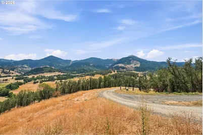 9700 Roberts Creek Rd, Roseburg, OR 97470 - Photo 6