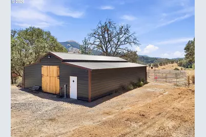 9700 Roberts Creek Rd, Roseburg, OR 97470 - Photo 38