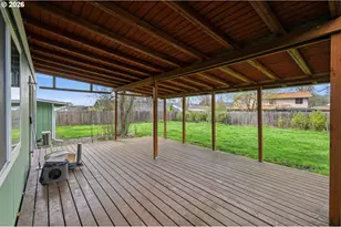 7438 A St, Springfield, OR 97478 - Photo 32