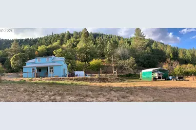 9060 Azalea Glen Rd, Glendale, OR 97442 - Photo 2