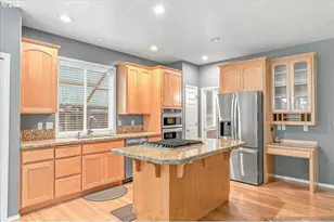 2619 NE Charlois Dr, Hillsboro, OR 97124 - Photo 14
