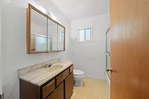 422 E 2nd Ave, Riddle, OR 97469 - Photo 36