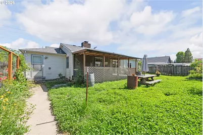 422 E 2nd Ave, Riddle, OR 97469 - Photo 10