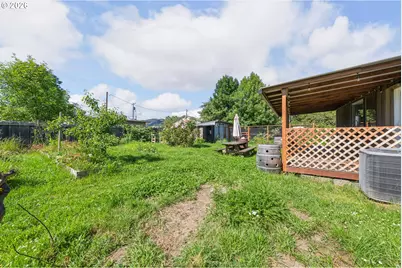 422 E 2nd Ave, Riddle, OR 97469 - Photo 18