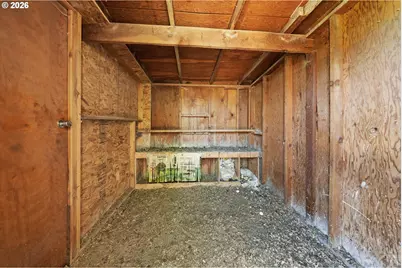 422 E 2nd Ave, Riddle, OR 97469 - Photo 16