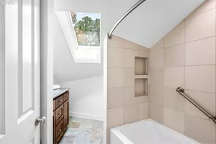 20122 NE Interlachen Ln, Fairview, OR 97024 - Photo 26