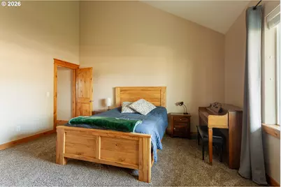 350 SE Hawthorne Ave, Dallas, OR 97338 - Photo 10