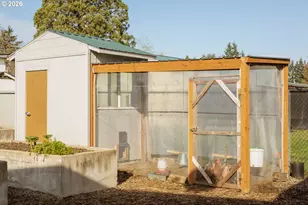 350 SE Hawthorne Ave, Dallas, OR 97338 - Photo 32