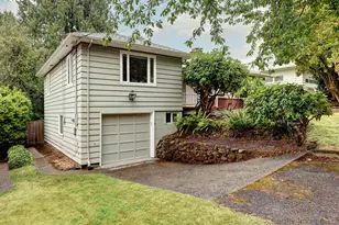 7826 SW 5th Ave., Portland, OR 97219 - Photo 2