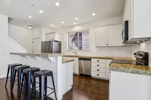 881 NE Wheelock Pl, Beaverton, OR 97006 - Photo 8