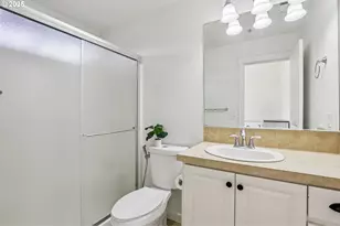 881 NE Wheelock Pl, Beaverton, OR 97006 - Photo 18