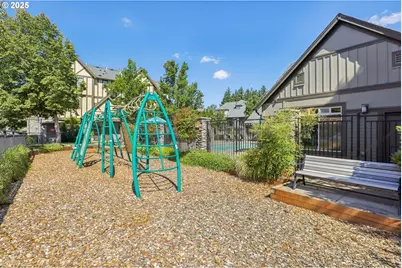 881 NE Wheelock Pl, Beaverton, OR 97006 - Photo 28