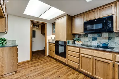 2185 Lake Isle Ct, Eugene, OR 97401 - Photo 18