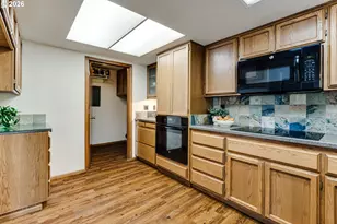 2185 Lake Isle Ct, Eugene, OR 97401 - Photo 18