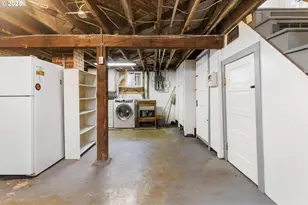 8227 N Woolsey Ave, Portland, OR 97203 - Photo 32