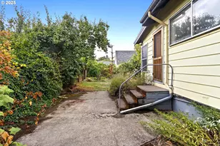 8227 N Woolsey Ave, Portland, OR 97203 - Photo 24