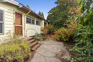 8227 N Woolsey Ave, Portland, OR 97203 - Photo 2