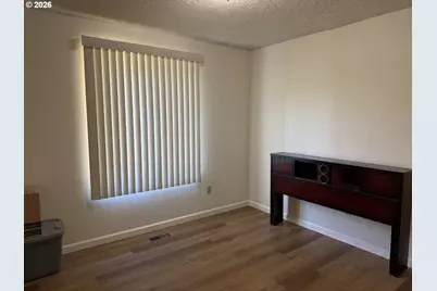 20143 NE San Rafael St, Fairview, OR 97024 - Photo 8