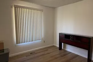 20143 NE San Rafael St, Fairview, OR 97024 - Photo 8