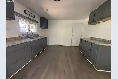 629 Charles St, Yoncalla, OR 97499 - Photo 10