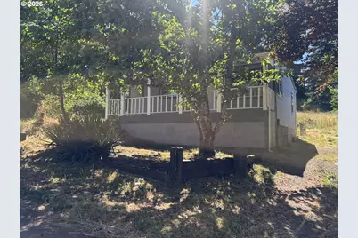 629 Charles St, Yoncalla, OR 97499 - Photo 12