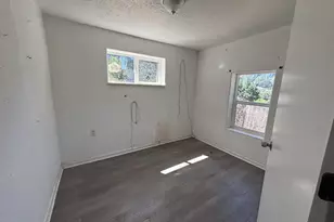629 Charles St, Yoncalla, OR 97499 - Photo 4