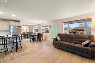 2267 Oregon Ct, Woodburn, OR 97071 - Photo 4