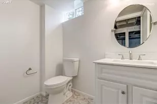 1235 SW Carson St, Portland, OR 97219 - Photo 18