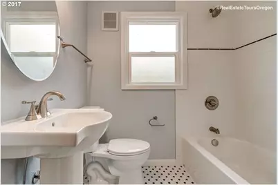 1235 SW Carson St, Portland, OR 97219 - Photo 20