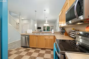 140 Breezee Way, Tillamook, OR 97141 - Photo 36