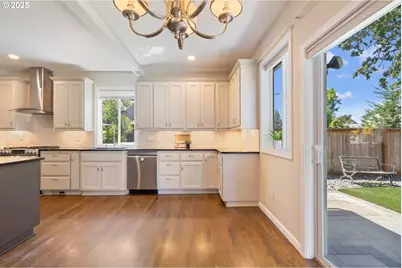 2525 NE Charlois Dr, Hillsboro, OR 97124 - Photo 16