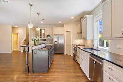 2525 NE Charlois Dr, Hillsboro, OR 97124 - Photo 14