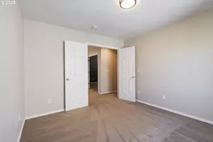 2525 NE Charlois Dr, Hillsboro, OR 97124 - Photo 38