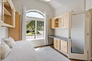 2525 NE Charlois Dr, Hillsboro, OR 97124 - Photo 20