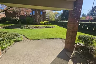 14875 NE Sacramento St, Portland, OR 97230 - Photo 2