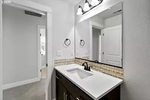 7473 NE Fremont St, Portland, OR 97213 - Photo 32