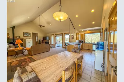 25405 SE Bear Creek Rd, Prineville, OR 97754 - Photo 4