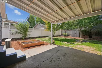8567 N Burr Ave, Portland, OR 97203 - Photo 20