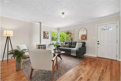 8567 N Burr Ave, Portland, OR 97203 - Photo 4