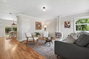 8567 N Burr Ave, Portland, OR 97203 - Photo 6