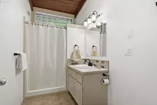 2450 Birch Ln, Eugene, OR 97403 - Photo 28