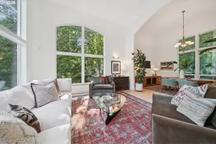 5604 SW Knightsbridge Dr, Portland, OR 97219 - Photo 6