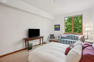 1030 NW Johnson St, Portland, OR 97209 - Photo 16