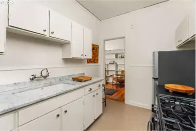 731 SW King Ave #10, Portland, OR 97035 - Photo 18