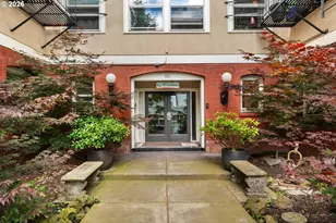 731 SW King Ave, Portland, OR 97035 - Photo 2