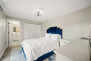 8955 SW Club Meadow Ln, Portland, OR 97225 - Photo 16