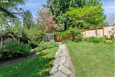 1821 NW 129th Pl, Portland, OR 97229 - Photo 2