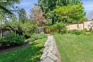 1821 NW 129th Pl, Portland, OR 97229 - Photo 2